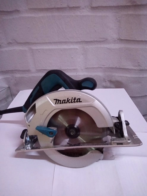 Электропила дисковая Makita HS6601
