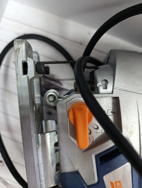 Электролобзик Dexter lc710js