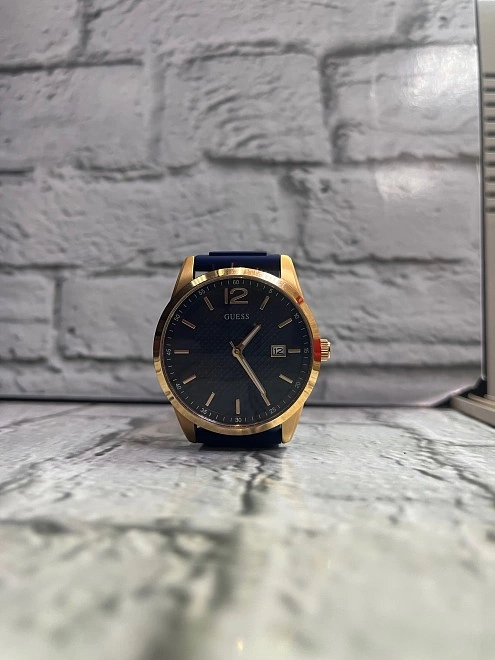 Часы наручные Guess W0991G4