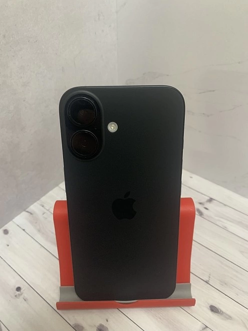 Смартфон Apple iPhone 16 8/128Gb