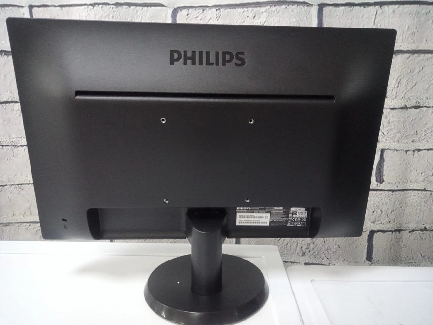 Монитор PHILIPS 193V5LSB2