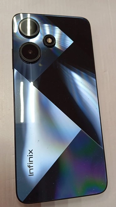Смартфон Infinix HOT 30i 128 ГБ