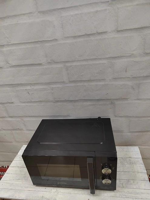 Микроволновая печь Gorenje MO17E1BH