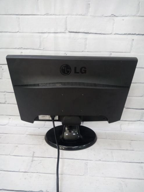 Монитор LG W1943SS-PF