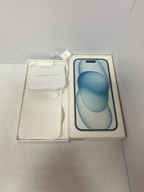 Смартфон Apple iPhone 15 128ГБ