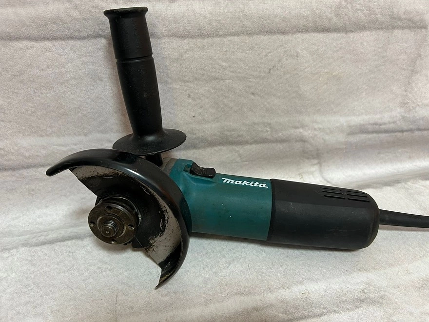 Болгарка Makita 9558HN
