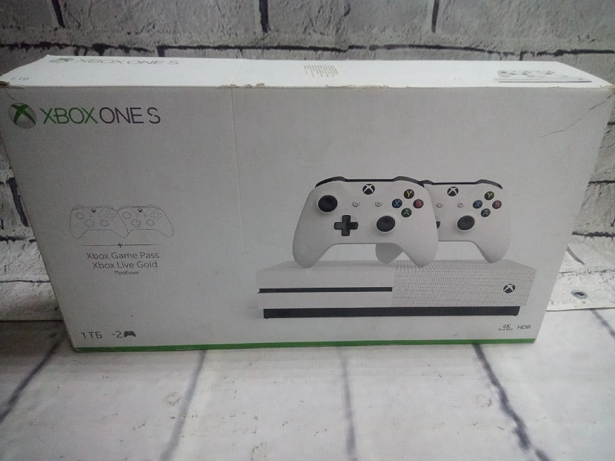 Игровая приставка X-Box One  Xbox One S 1Tb