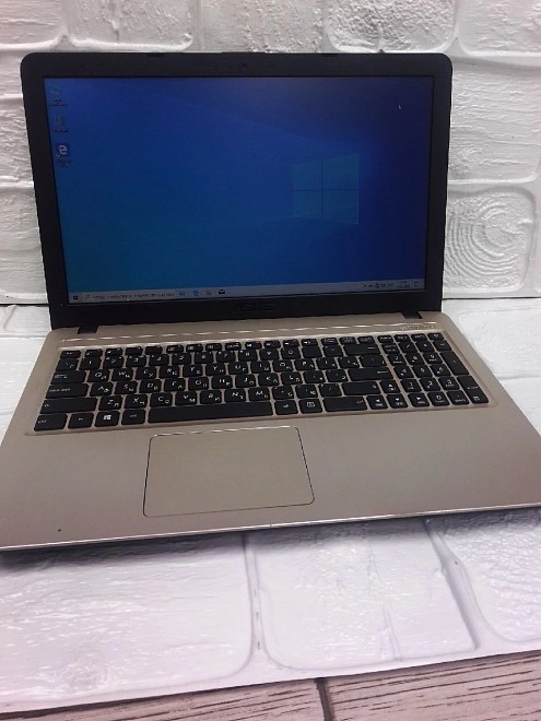 Ноутбук ASUS Pentium CPU N 4200/1.1GHz/4Gb/500Gb/Geforce920M