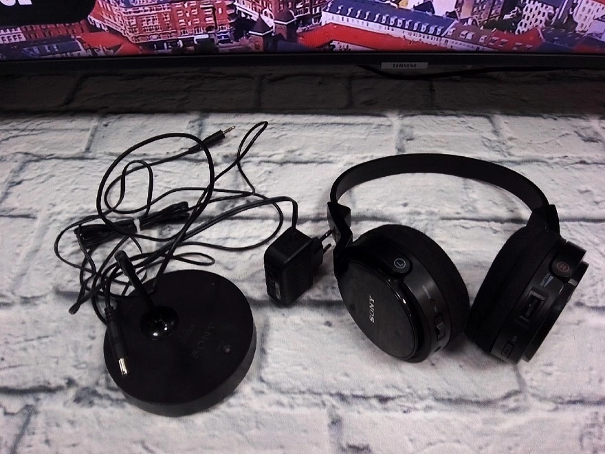 Наушники беспроводные Sony MDR-RF811RK