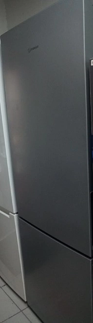 Холодильник Indesit ITR 4200 S