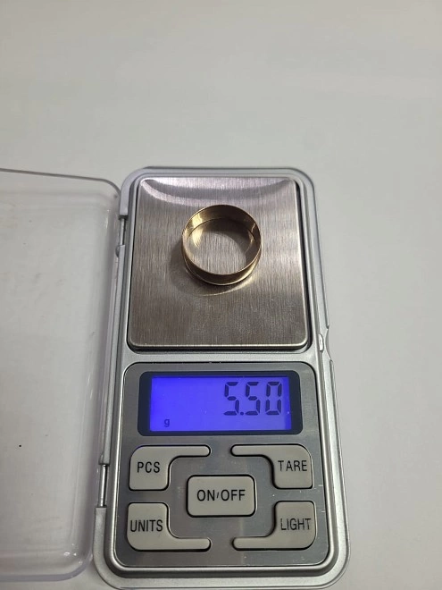 Кольцо золотое   375 проба 5,5гр. 21,5 ФМ