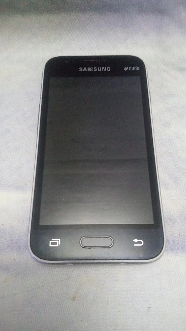 Смартфон Samsung SM-J105H Galaxy J1 mini