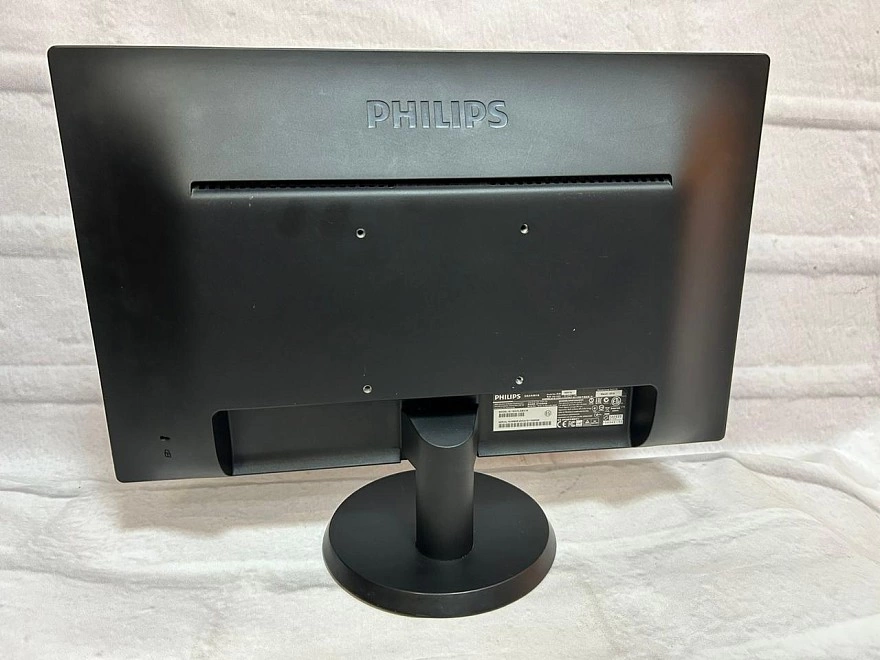 Монитор PHILIPS 193V5LSB2
