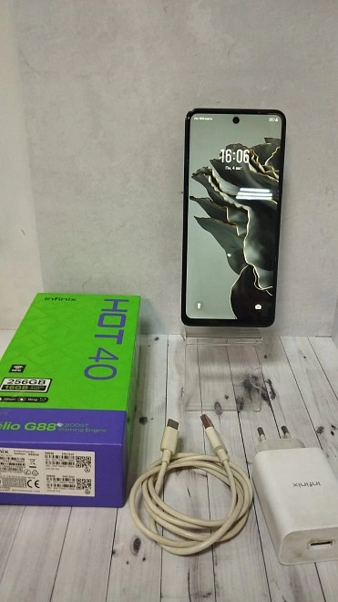 Смартфон Infinix Hot 40 8/256
