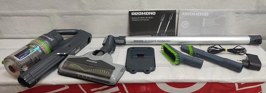 Пылесос Redmond RV-UR355