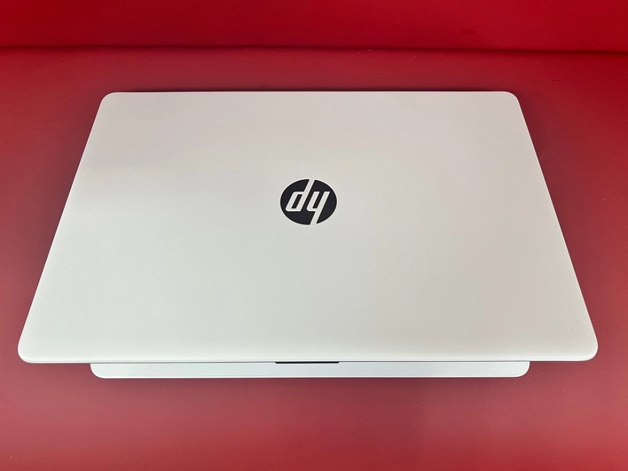 Ноутбук HP 15-rb067ur/AMDA4-9120/2.20ггц/4гб/Radeon(TM)R3/80M