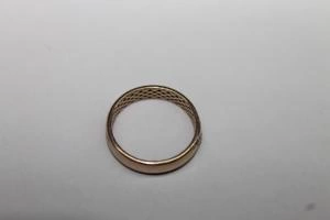 Кольцо  золотое 585 проба 1,18 гр. 15,5 размер
