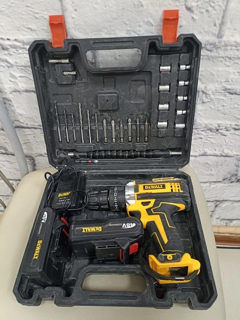 Шуруповерт DeWALT 18-25