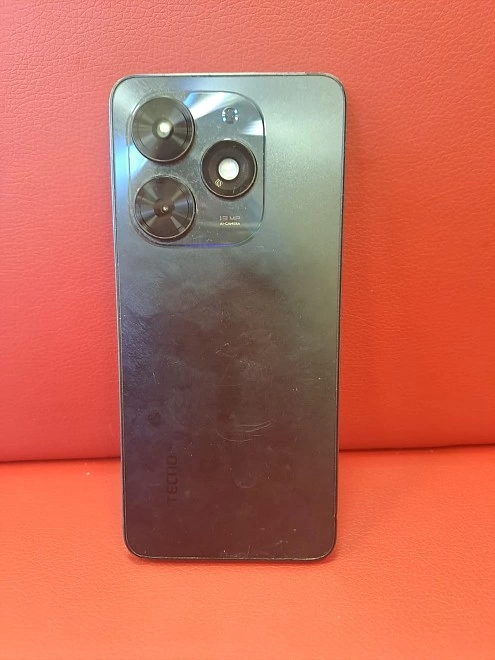 Смартфон TECNO Spark Go 2024 4/64GB