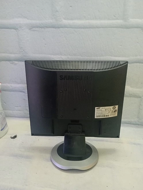 Монитор Samsung Syncmaster 721n