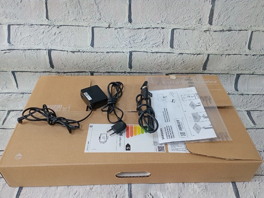 Монитор Samsung S3 S30GD S24D300GAI