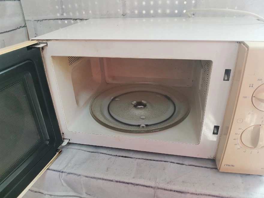 Микроволновая печь Samsung П2719ТК