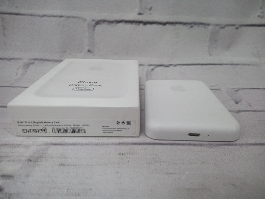 Зарядное устройство для телефона Apple MagSafe Battery Pack