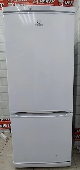 Холодильник Indesit ES 15