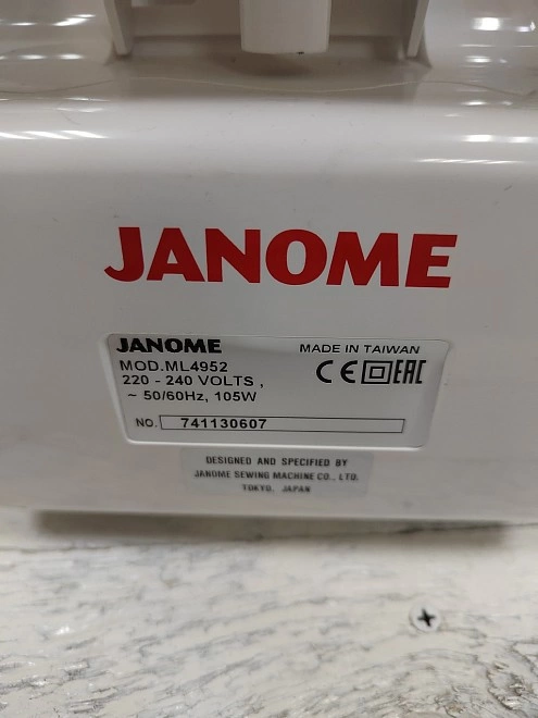 Оверлок Janome ML 4952