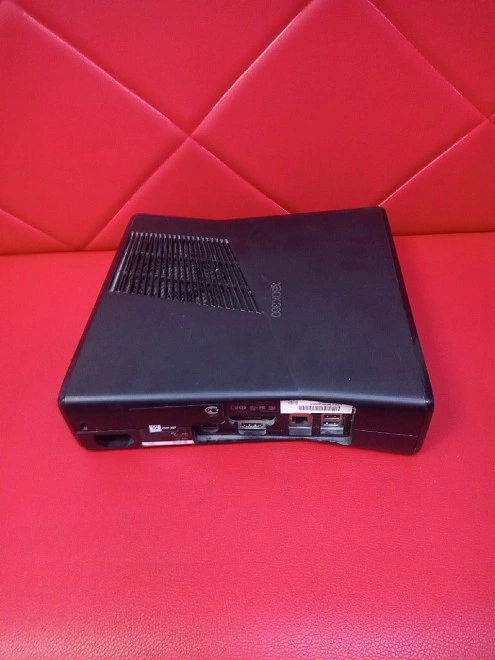 Игровая приставка X-Box 360 Microsoft X-box 360 (320GB)