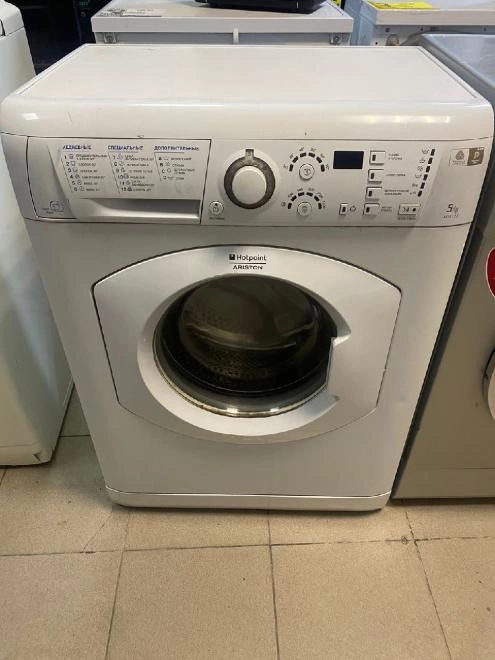 Стиральная машина Hotpoint Ariston ARSF 125 5 кг