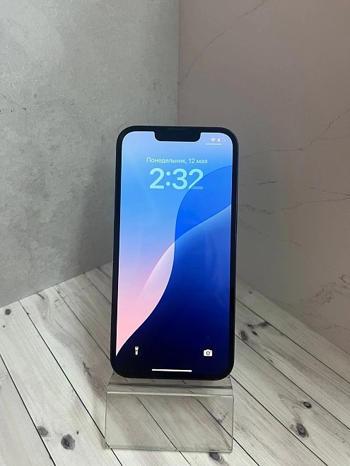 Смартфон Apple iPhone 13