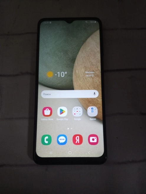 Смартфон Samsung Galaxy A12