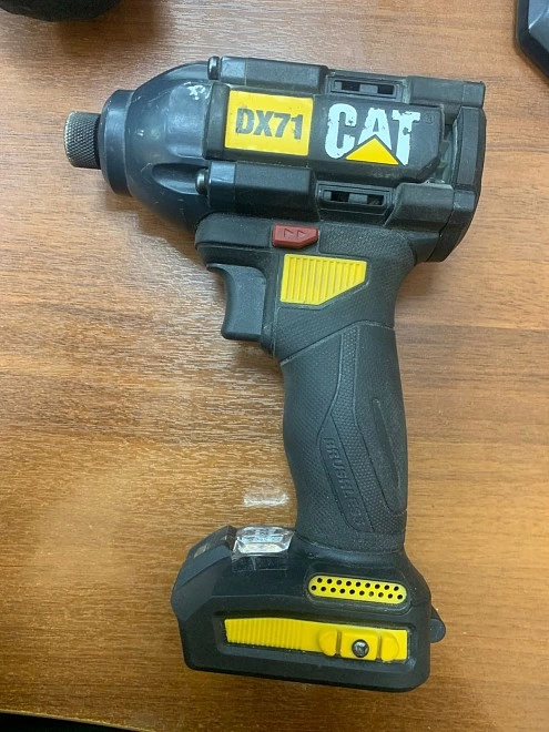 Шуруповерт CAT Винтоверт CAT DX71 1 for All 18V