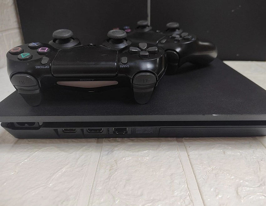 Игровая приставка PS4 PlayStation 4 500 гб