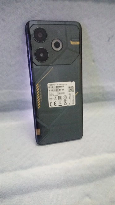 Телефон мобильный Realme RMX3760