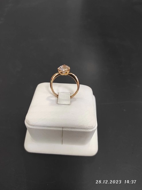 Кольцо золотое с камнями  585 Проба 2,450гр. 17,5р. (ФМ)