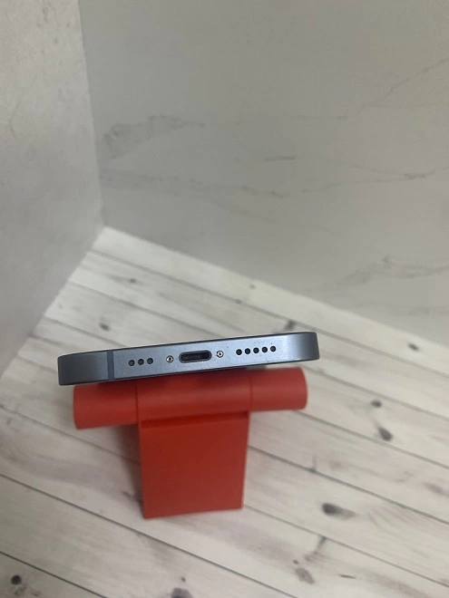 Смартфон Apple iPhone 14 6/128Gb