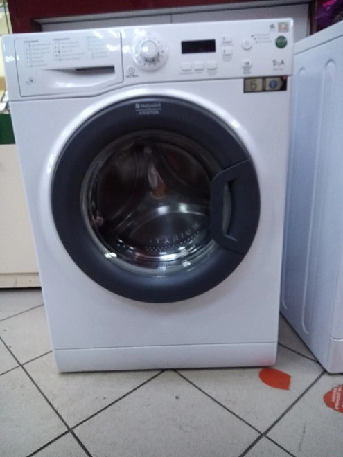 Стиральная машина Hotpoint Ariston WMUF 50050B