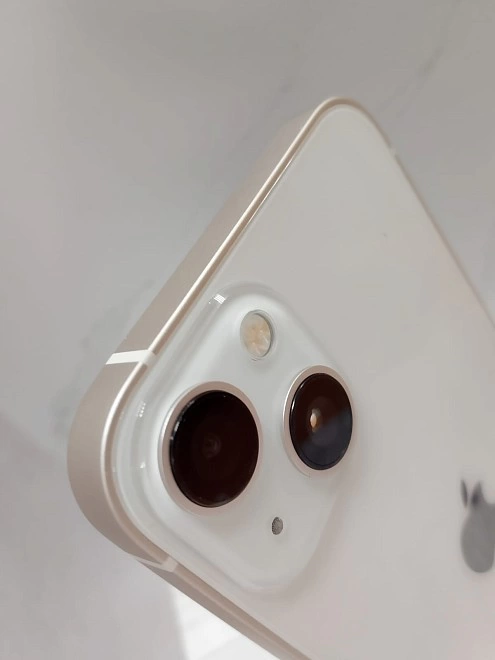 Смартфон Apple iPhone13  4/128GB