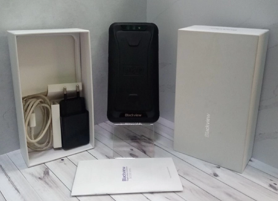 Смартфон Blackview BV5500 Plus