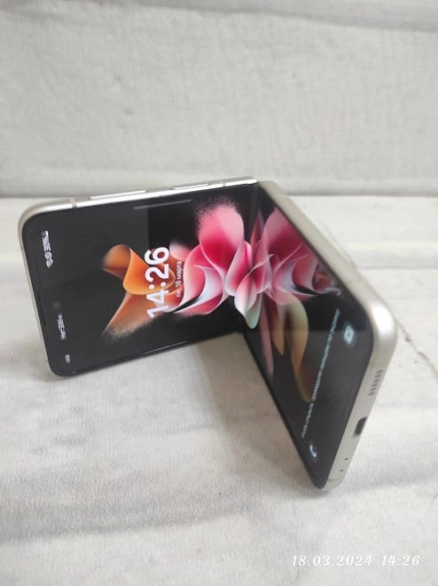 Смартфон Samsung Galaxy Z Flip 3 5G 8/256Gb