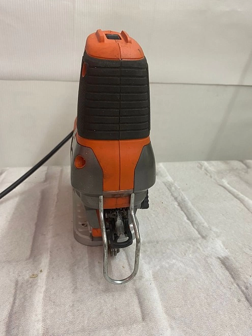 Электролобзик BLACK & DECKER bes610т