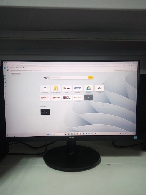 Монитор PHILIPS 220V8L 