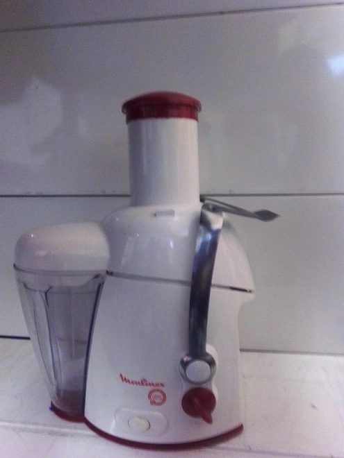 Соковыжималка MOULINEX  ju400x