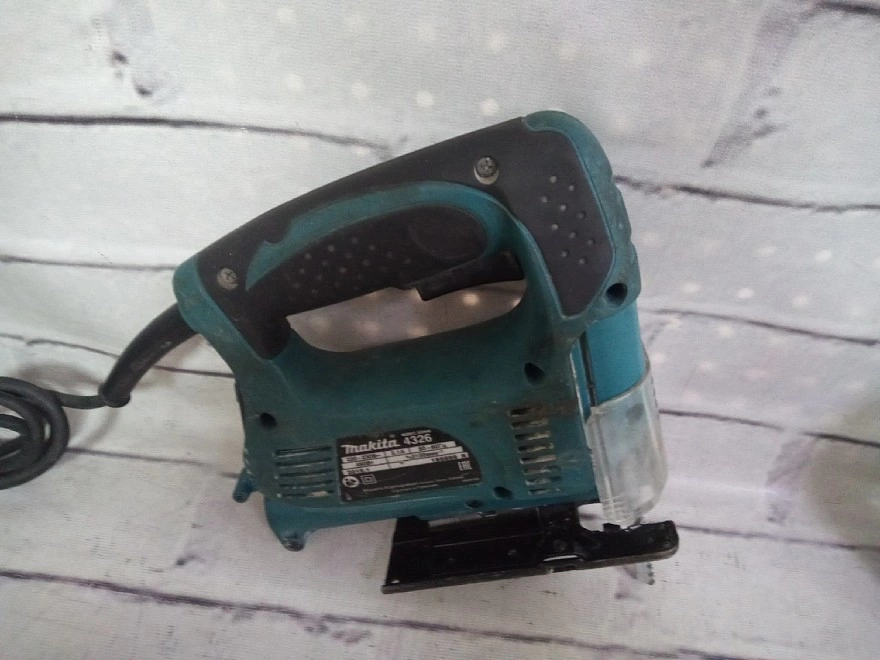 Электролобзик Makita 4326