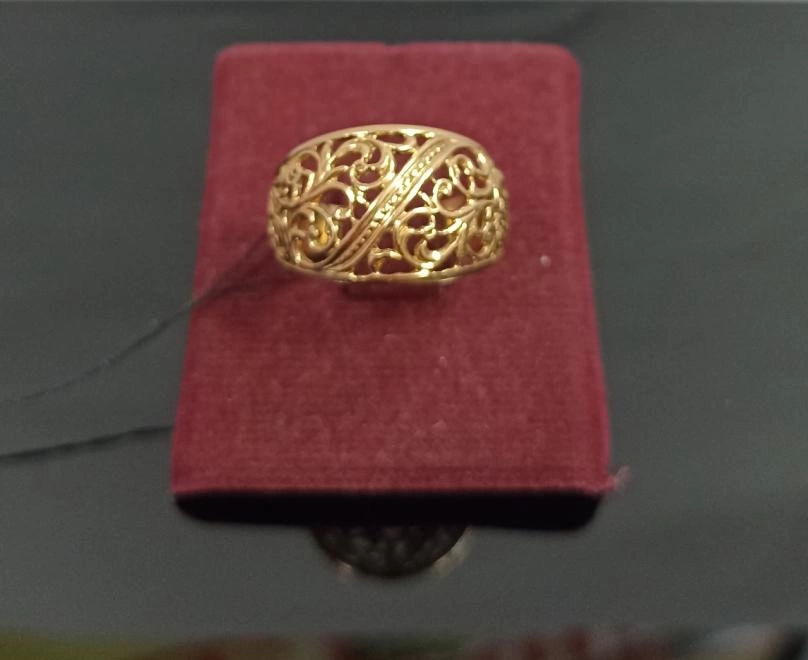 Кольцо  золотое 583 проба 3,5 гр 19 размер