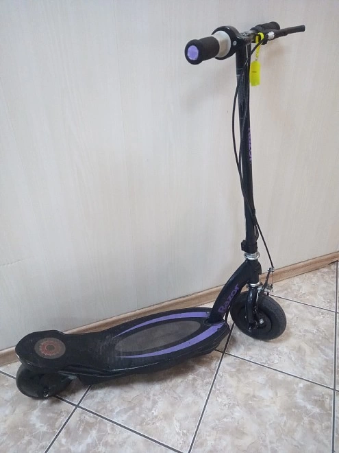 Самокат Razor  Power Core E100