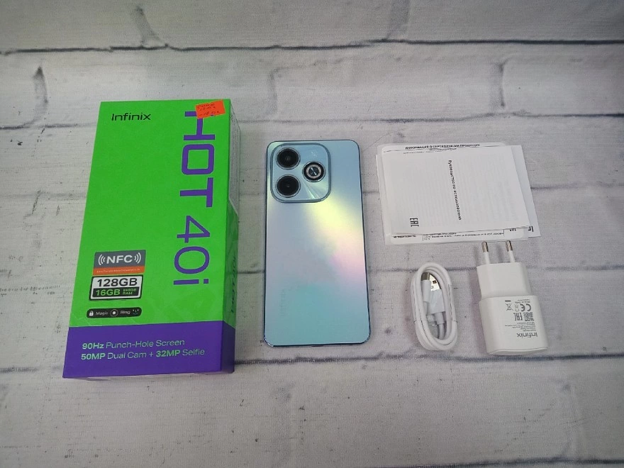 Смартфон Infinix HOT 40i