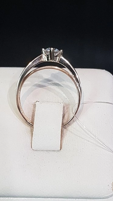 Кольцо золотое с камнями  585пр 18,5р-р 2,07гр ФМ